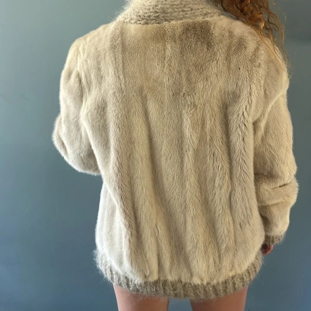 Rare Vintage Viola Sylbert Mink Coat
One of a kind! - Picture 10 of 16